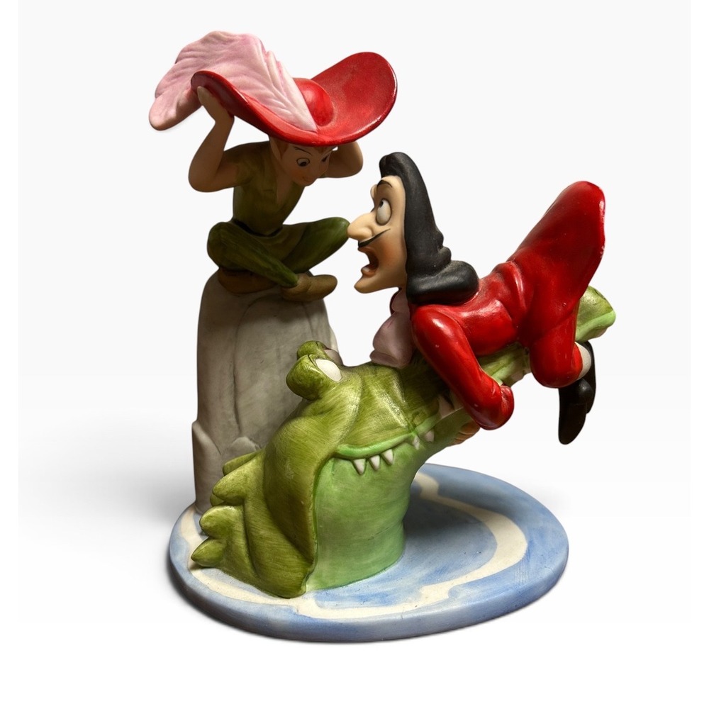 Vintage Disney Magic Memories Peter Pan Captain Hook Porcelain Figurine 1980